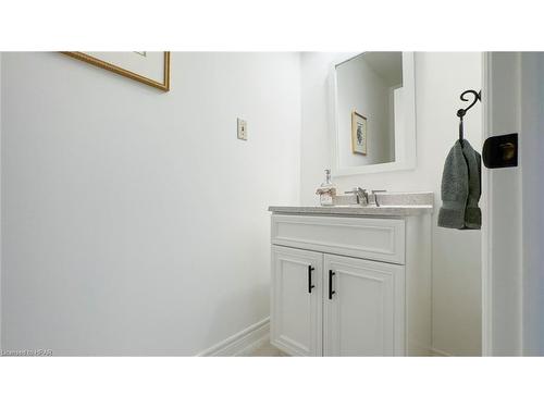 30 Lidderdale Street, Bayfield, ON - Indoor Photo Showing Bathroom