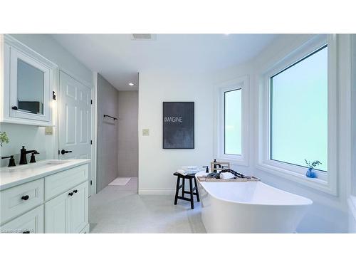 30 Lidderdale Street, Bayfield, ON - Indoor Photo Showing Bathroom