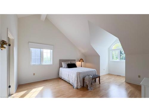 30 Lidderdale Street, Bayfield, ON - Indoor Photo Showing Bedroom