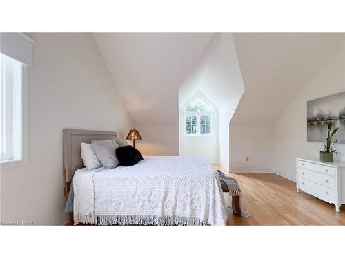 30 Lidderdale Street, Bayfield, ON - Indoor Photo Showing Bedroom