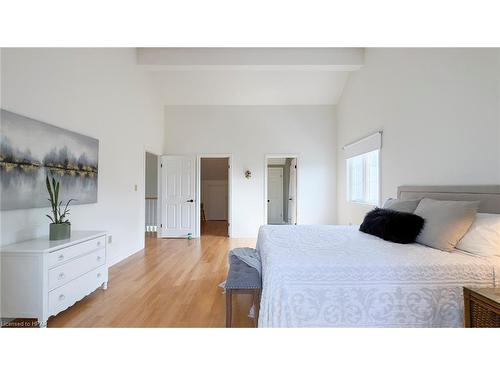 30 Lidderdale Street, Bayfield, ON - Indoor Photo Showing Bedroom