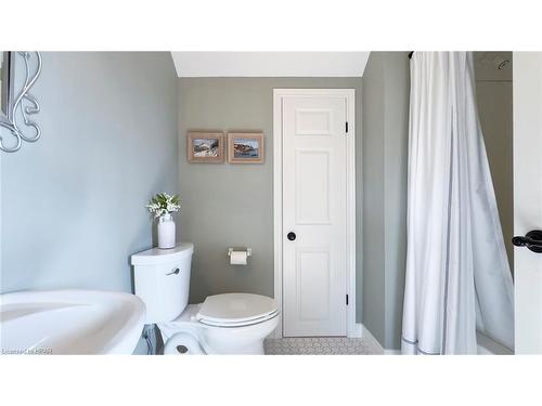 30 Lidderdale Street, Bayfield, ON - Indoor Photo Showing Bathroom