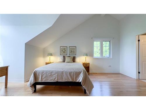 30 Lidderdale Street, Bayfield, ON - Indoor Photo Showing Bedroom