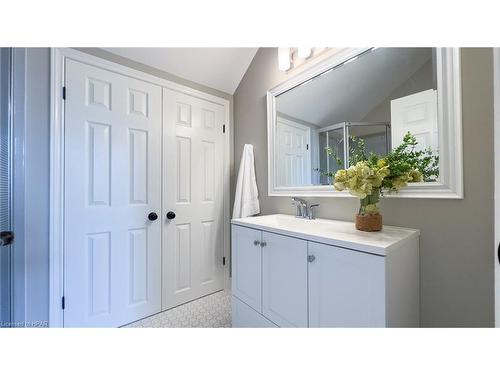 30 Lidderdale Street, Bayfield, ON - Indoor Photo Showing Bathroom