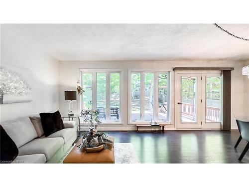 216 Shadywood Crescent, Point Clark, ON - Indoor Photo Showing Living Room