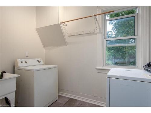 237 Romeo Street S, Stratford, ON - Indoor Photo Showing Laundry Room