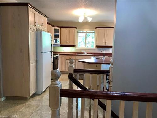 138 Athlone Crescent, Stratford, ON - Indoor Photo Showing Kitchen With Double Sink