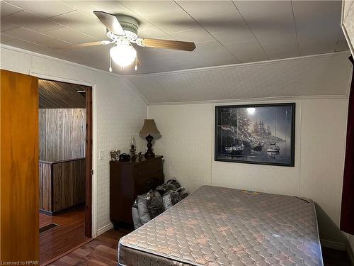 208 Edward Street, Wingham, ON - Indoor Photo Showing Bedroom