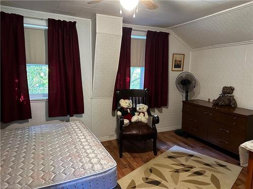 208 Edward Street, Wingham, ON - Indoor Photo Showing Bedroom