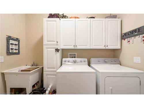 38 Stornoway Crescent, Seaforth, ON - Indoor Photo Showing Laundry Room