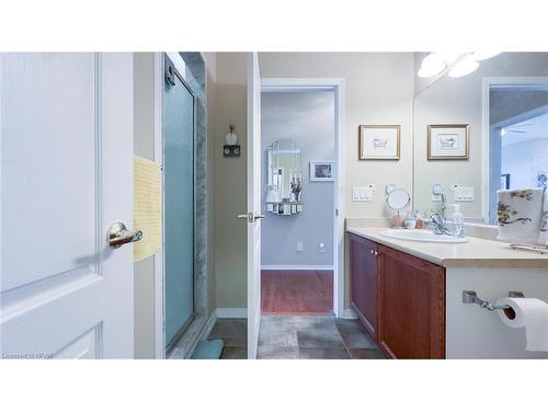 38 Stornoway Crescent, Seaforth, ON - Indoor Photo Showing Bathroom