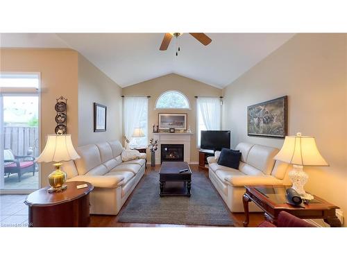 38 Stornoway Crescent, Seaforth, ON - Indoor Photo Showing Living Room With Fireplace