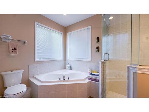 38 Stornoway Crescent, Seaforth, ON - Indoor Photo Showing Bathroom