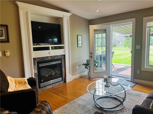 81 Redford Drive, Exeter, ON - Indoor Photo Showing Living Room With Fireplace