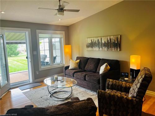 81 Redford Drive, Exeter, ON - Indoor Photo Showing Living Room