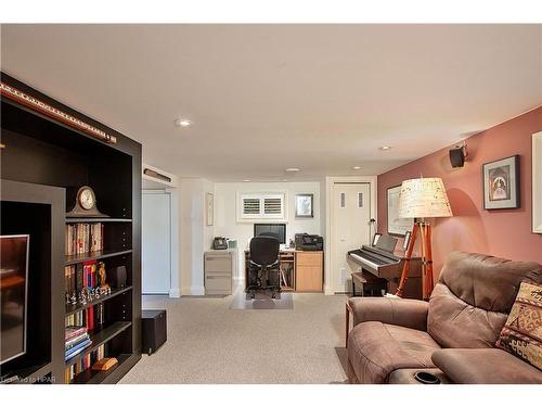 108 Avondale Avenue, Stratford, ON - Indoor Photo Showing Living Room