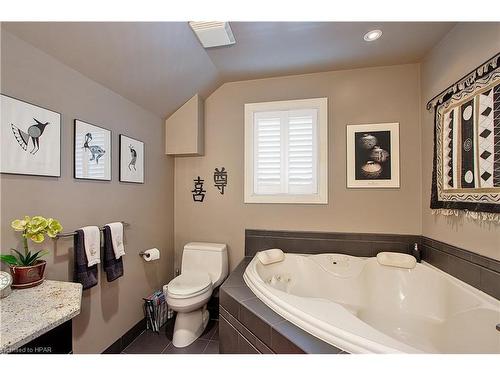 108 Avondale Avenue, Stratford, ON - Indoor Photo Showing Bathroom