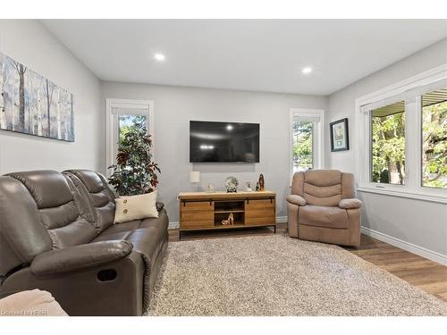 273 Mccourt Place, Atwood, ON - Indoor Photo Showing Living Room