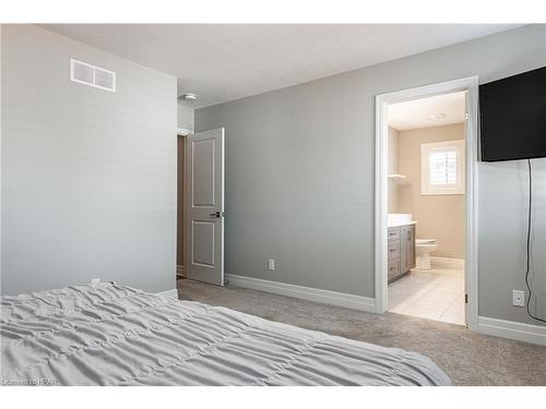 73 Robertson Drive, Stratford, ON - Indoor Photo Showing Bedroom