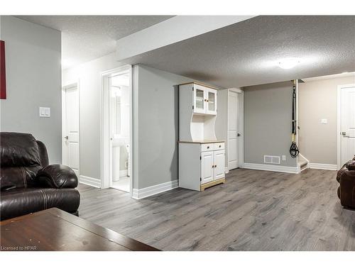 73 Robertson Drive, Stratford, ON - Indoor Photo Showing Living Room