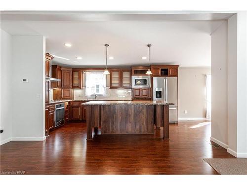 21-25 Thames Road, St. Marys, ON - Indoor Photo Showing Kitchen With Upgraded Kitchen