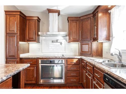 21-25 Thames Road, St. Marys, ON - Indoor Photo Showing Kitchen With Double Sink