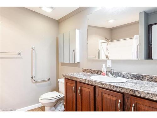 21-25 Thames Road, St. Marys, ON - Indoor Photo Showing Bathroom