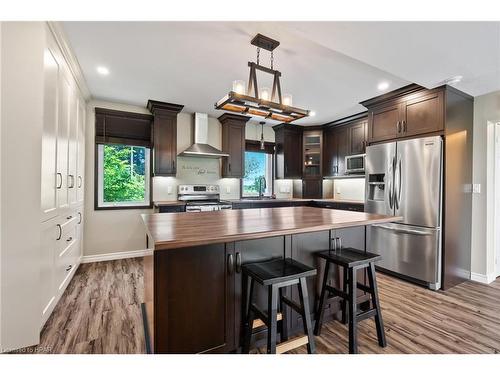 6140 3Rd Line, Minto, ON - Indoor Photo Showing Kitchen