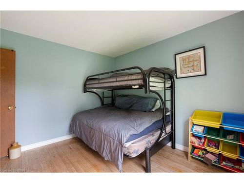 27 Hines Crescent, London, ON - Indoor Photo Showing Bedroom