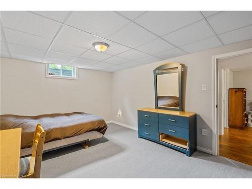 27 Hines Crescent, London, ON - Indoor Photo Showing Bedroom