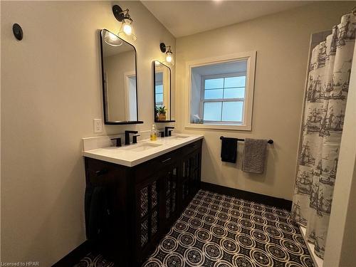 10 Jessie Street, Ripley, ON - Indoor Photo Showing Bathroom