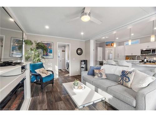 77683 Bluewater Highway, Bayfield, ON - Indoor Photo Showing Living Room