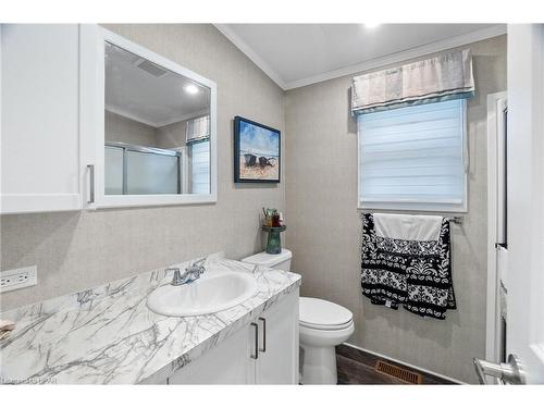 77683 Bluewater Highway, Bayfield, ON - Indoor Photo Showing Bathroom