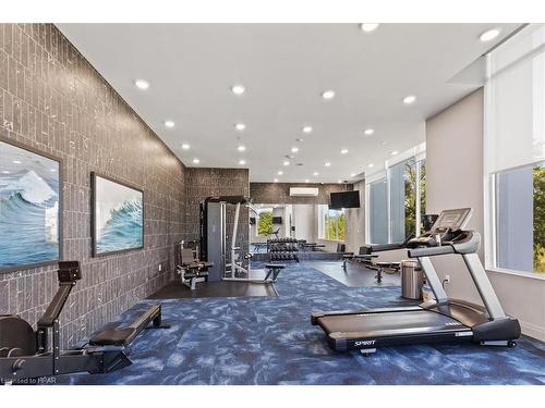 1305-71 Wyndham Street S, Guelph, ON - Indoor Photo Showing Gym Room