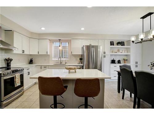 543 St Moritz Avenue, Waterloo, ON - Indoor Photo Showing Kitchen With Upgraded Kitchen