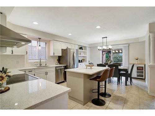 543 St Moritz Avenue, Waterloo, ON - Indoor Photo Showing Kitchen With Upgraded Kitchen