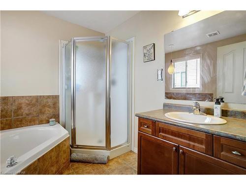 543 St Moritz Avenue, Waterloo, ON - Indoor Photo Showing Bathroom