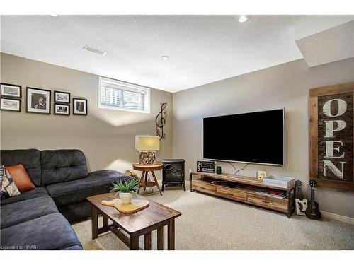 543 St Moritz Avenue, Waterloo, ON - Indoor Photo Showing Living Room