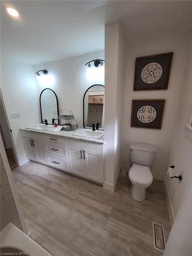 115143 Grey Road 3, Chatsworth (Twp), ON - Indoor Photo Showing Bathroom