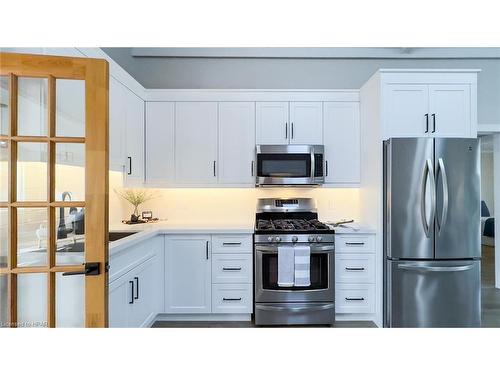 22 Hamilton Street, Bayfield, ON - Indoor Photo Showing Kitchen