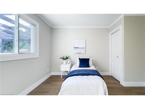 22 Hamilton Street, Bayfield, ON - Indoor Photo Showing Bedroom