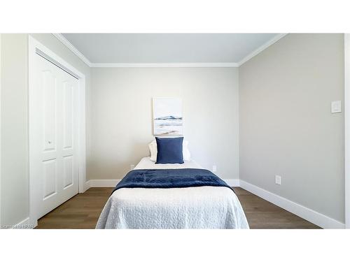 22 Hamilton Street, Bayfield, ON - Indoor Photo Showing Bedroom