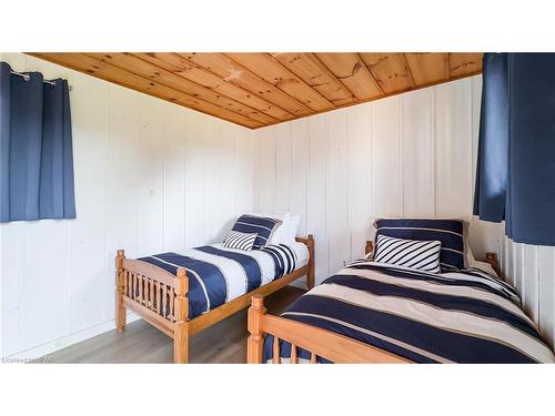 22 Hamilton Street, Bayfield, ON - Indoor Photo Showing Bedroom