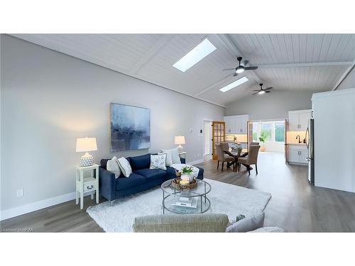 22 Hamilton Street, Bayfield, ON - Indoor Photo Showing Living Room