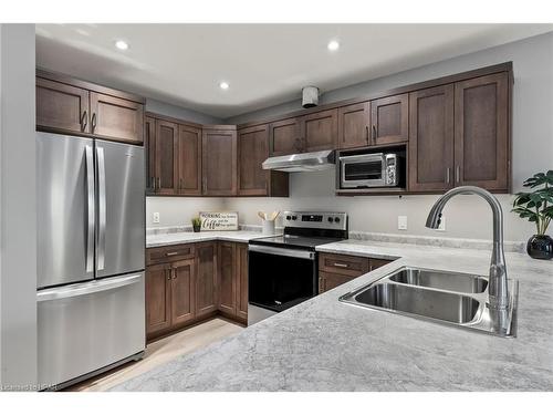 105-187 Victoria Street W, Wingham, ON - Indoor Photo Showing Kitchen With Double Sink With Upgraded Kitchen