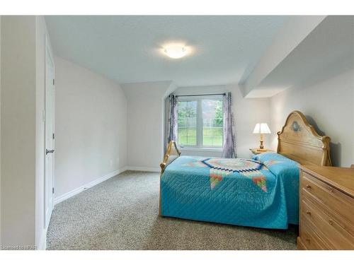 142-50 Galt Road, Stratford, ON - Indoor Photo Showing Bedroom