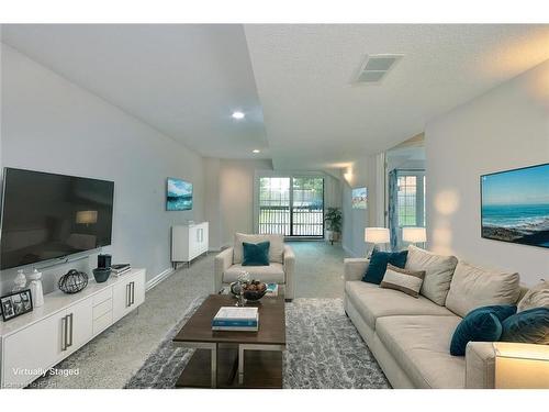 142-50 Galt Road, Stratford, ON - Indoor Photo Showing Living Room