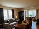 16 Lindsay Drive, Strathroy, ON  - Indoor Photo Showing Living Room 