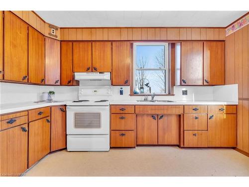 5453 Hwy 9, Minto, ON - Indoor Photo Showing Kitchen With Double Sink