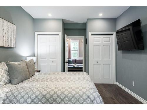 20 Whyte Avenue, Stratford, ON - Indoor Photo Showing Bedroom